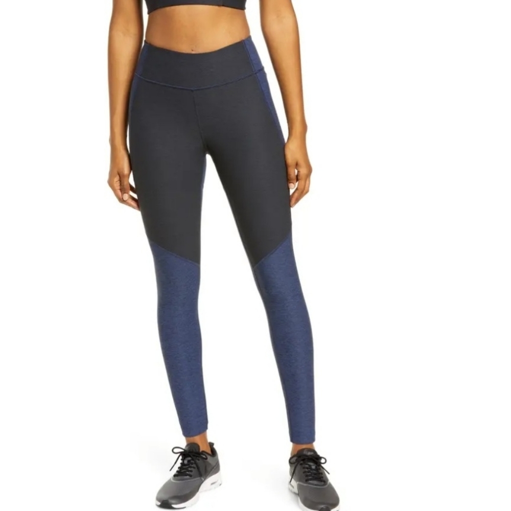 OUTDOOR VOICES Two-Tone Warmup Crop Leggings